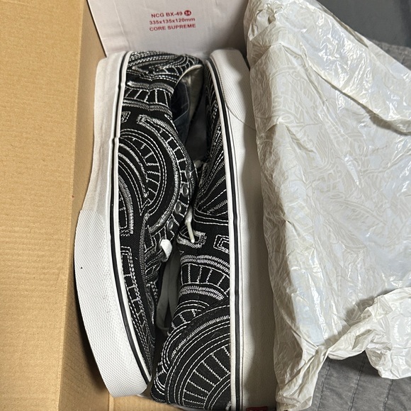 Vans Supreme Spiral Black Brand New Never Worn